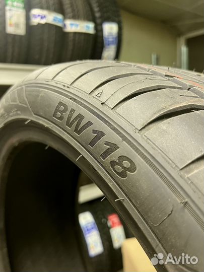 Bearway BW118 255/40 R20 137T