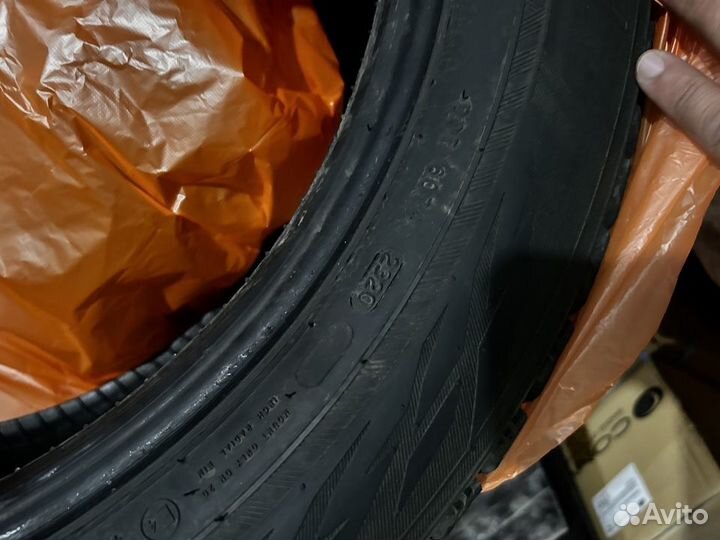 Nokian Tyres Hakkapeliitta R3 SUV 255/50 R20