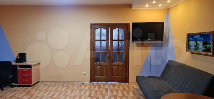 2-к. квартира, 70 м², 4/10 эт.