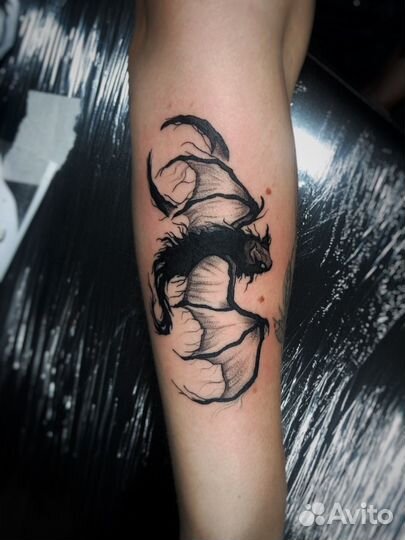 Мастер татуировки