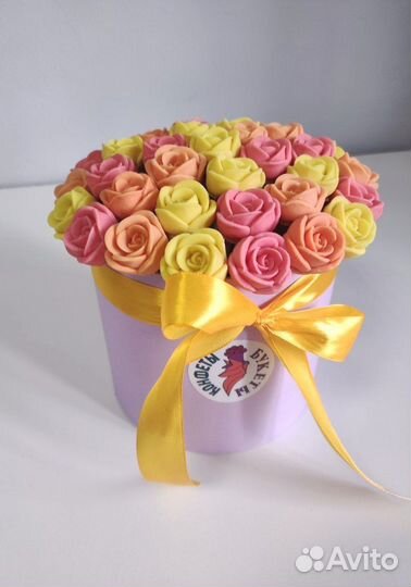 Розы из Белого Шоколада - 37 шт в Коробке