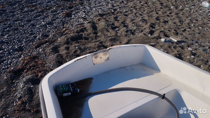 Лодка пластиковая