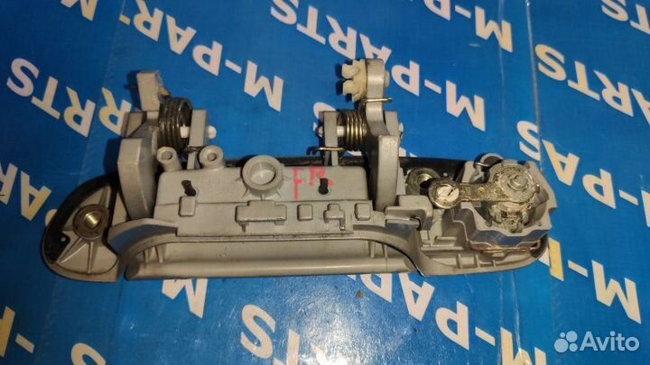 Ручка двери внешняя передняя правая Mazda Familia