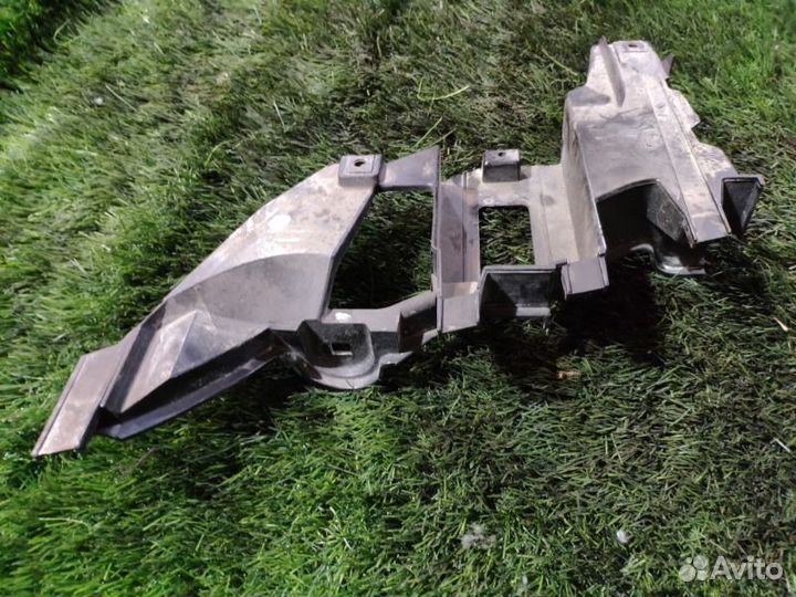 Кронштейн крепления фары левый Bmw E53