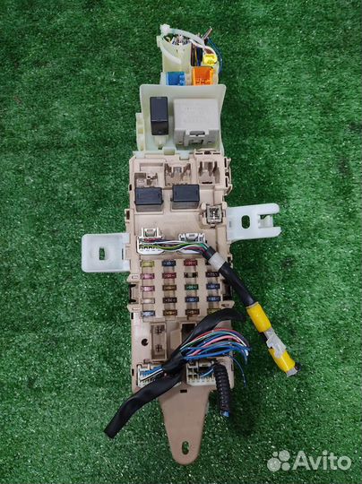 Блок предохранителей салонный Lexus GS300 (S160)