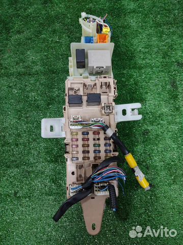 Блок предохранителей салонный Lexus GS300 (S160)