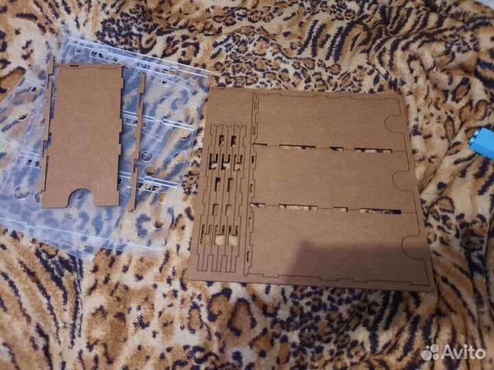 Продам комплект планшетов для настолки Робинзон кр