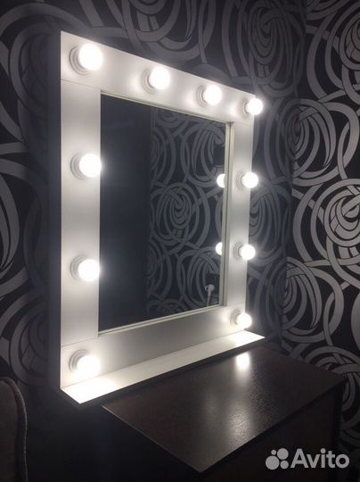 Гримерное зеркало, макияжное зеркало
