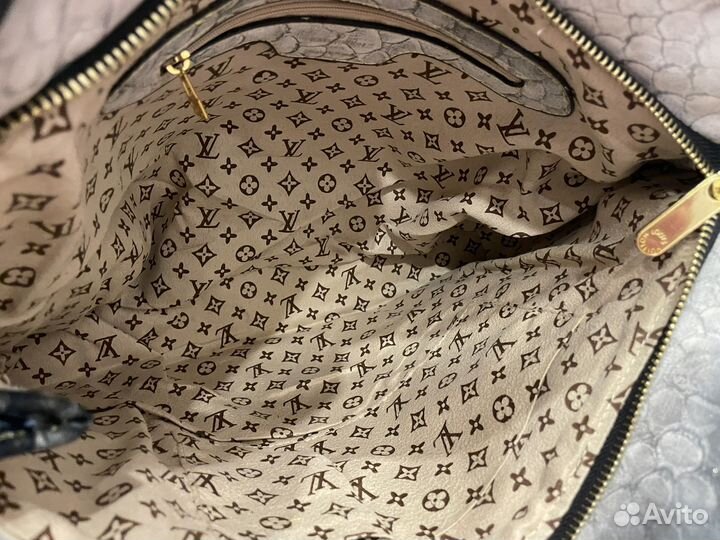 Сумка Louis vuitton