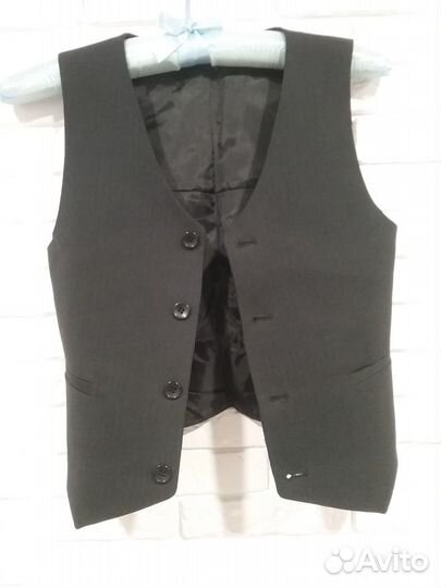 Жилетка для мальчика новая