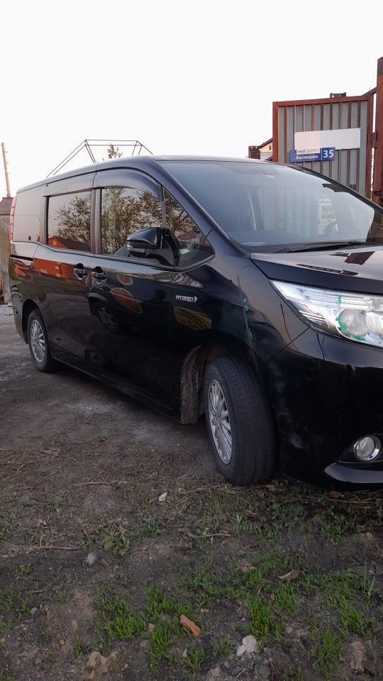 Toyota Noah: фото владельца