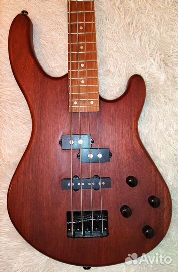 Бас гитара Dean