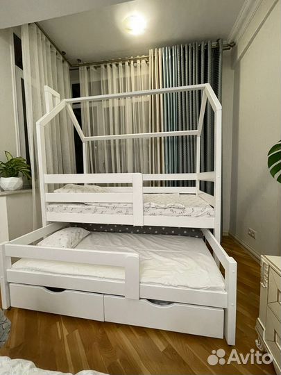 Двухъярусная кровать для двух детей