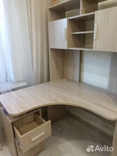 Компьютерный стол