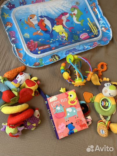 Игрушки для малышей пакетом
