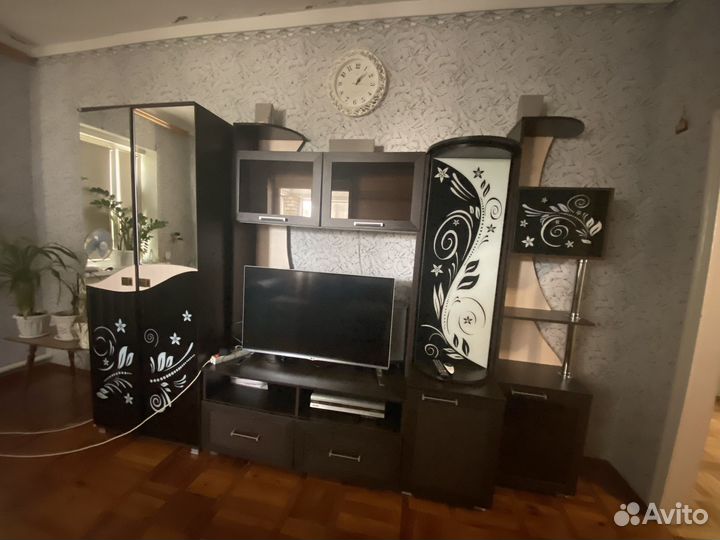 Стенка в гостиную со шкафом бу, горка под тв