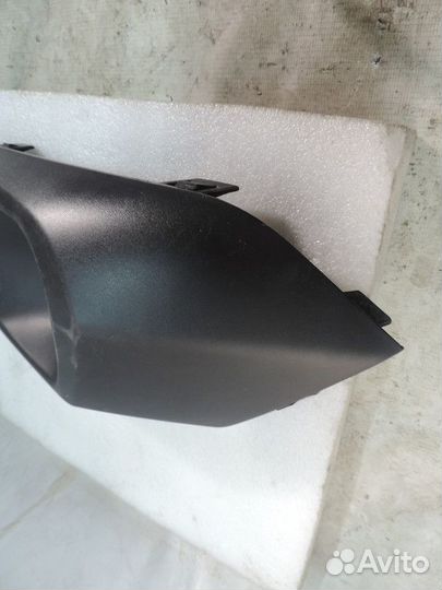 Накладка противотуманной фары правая Mitsubishi Pa