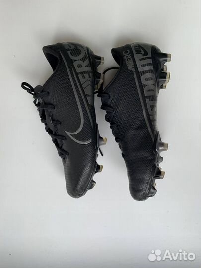 Футбольные бутсы nike