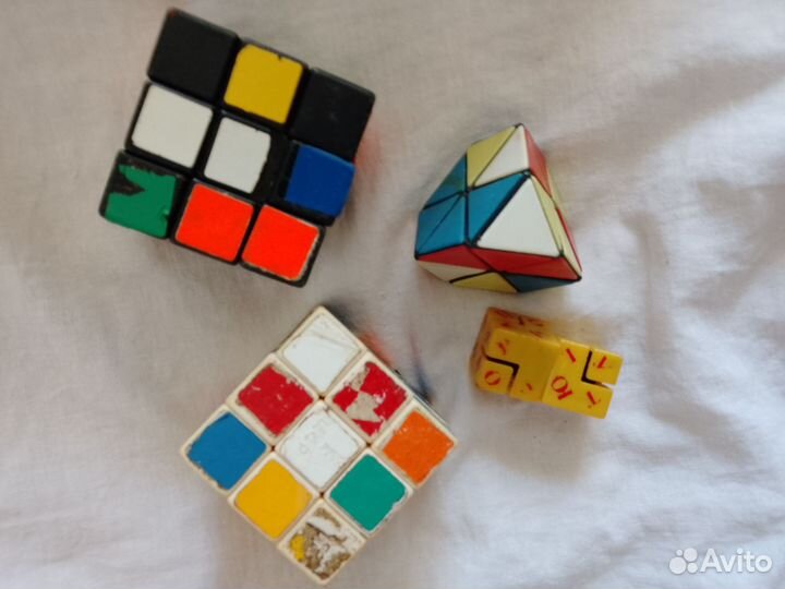 Детские игрушки, машинки, кубик рубик, кольцеброс