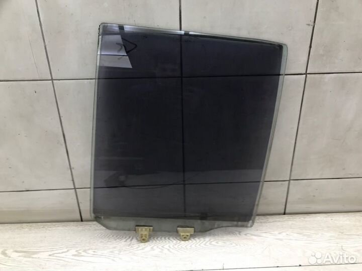 Стекло заднее правое Nissan Pathfinder 1 VG30E