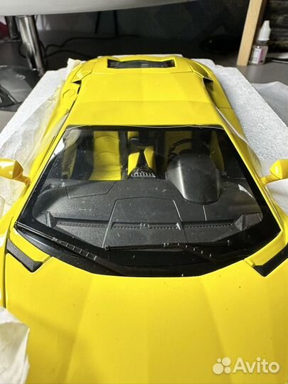 Lamborghini Aventador 1/18 Welly FX Yellow