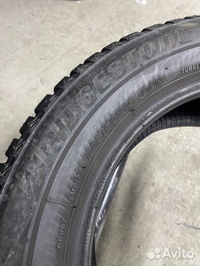 Bridgestone Blizzak LM-001 205/60 R16