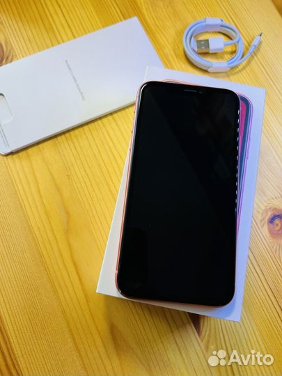 iPhone xr 128 gb coral