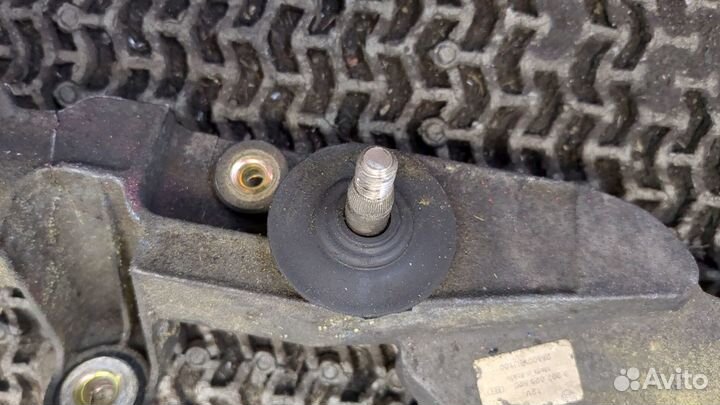 Механизм стеклоочистителя Nissan Almera Tino, 2001