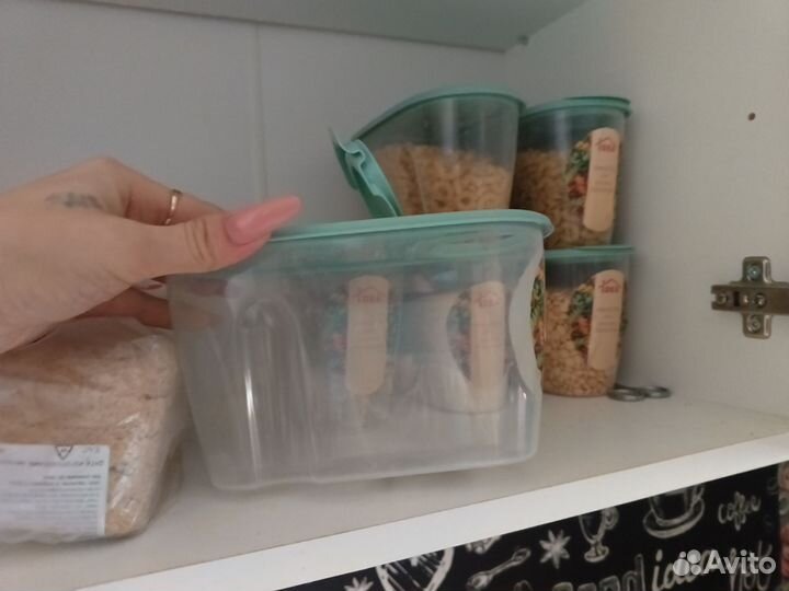 Контейнер для сыпучих продуктов