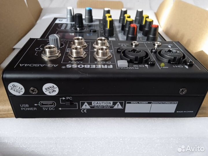 Микшерный пульт+голосовые эфекты 88 шт. 4 канала