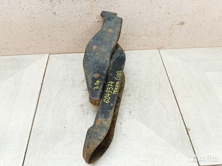 Кронштейн задней балки