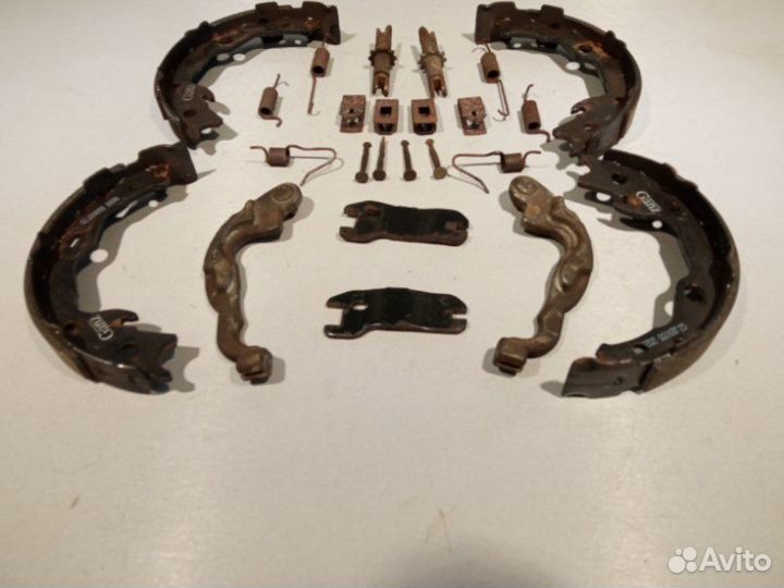 Механизм ручного тормоза задний Nissan Juke HR16