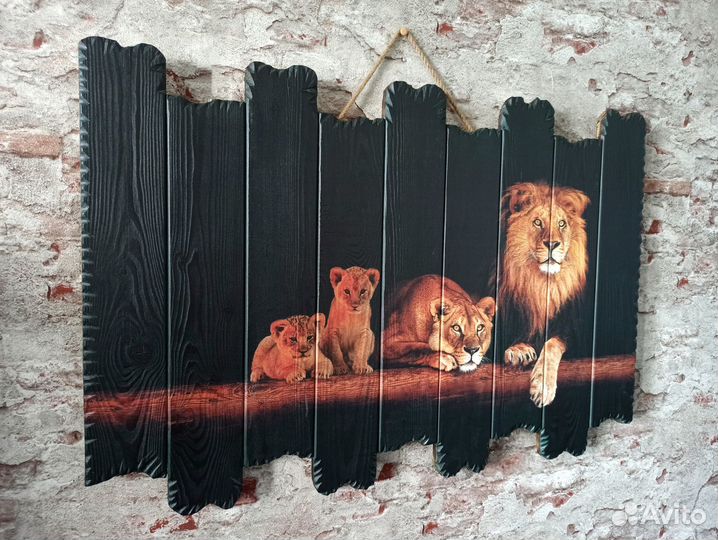 Картина на дереве Львы