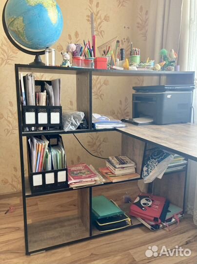 Письменный стол