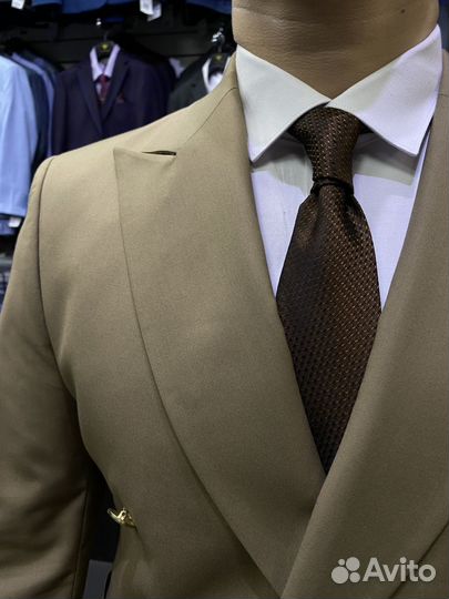 Двубортный костюм Rich