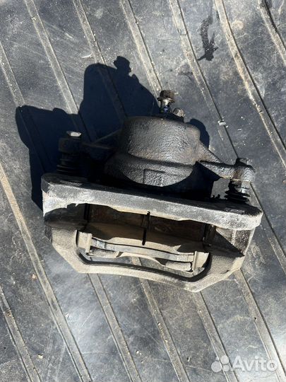 Супорт передний левый хендай соната 7