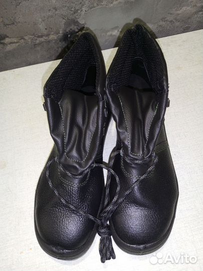 Ботинки рабочие 44 размер новые