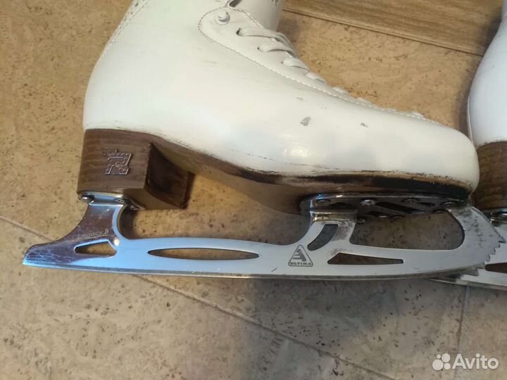 Коньки risport RF3 pro 235 лезвия legacy 8 light