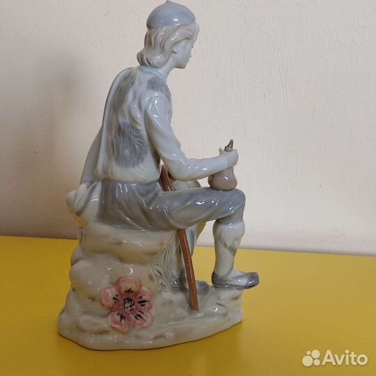 Фарфоровые статуэтки Lladro Tengra Испания