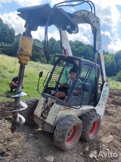 Мини погрузчик Бобкэт ямобур бурение свай бур