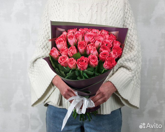 Букет из 35 роз Кения 35-40 см в стильной упаковке