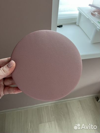 Подставка для маникюра под руки клиента