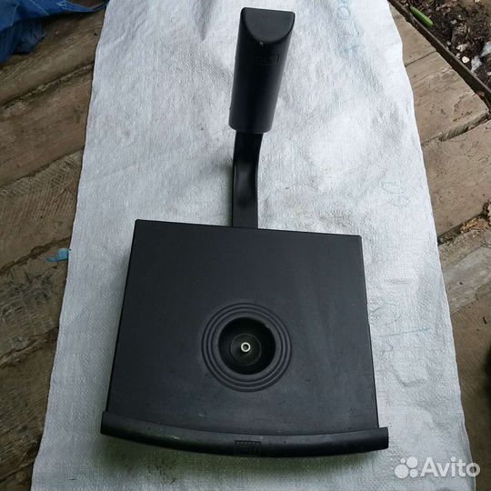 Полка под телевизор навесная