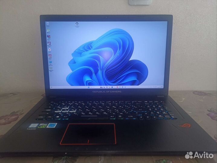 Asus rog strix i7, gtx 1050 4gb