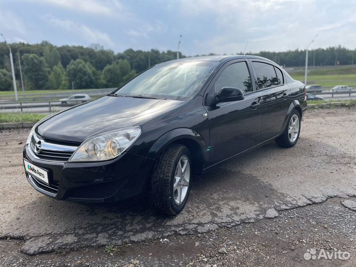 Opel Astra 1.8 МТ, 2011, 131 200 км