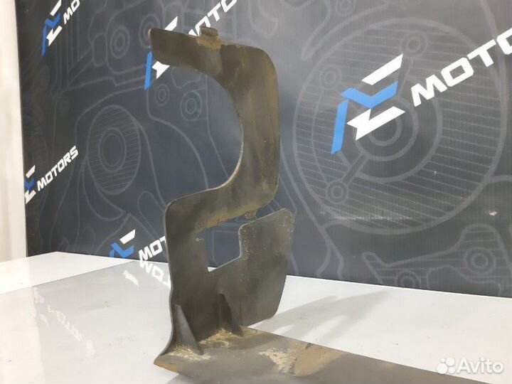 Воздуховод радиатора Chevrolet Trailblazer GMT360