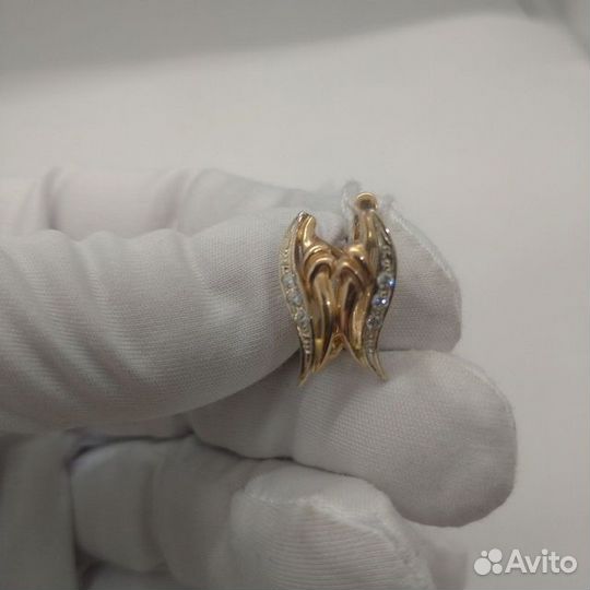 Золотые серьги с камнем