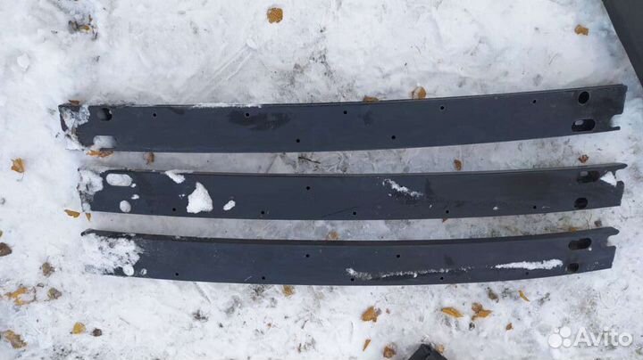 Усилитель заднего бампера Тойота Рав4 v40