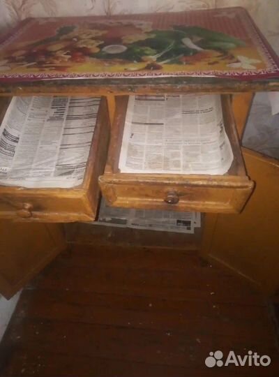 Кухонный стол