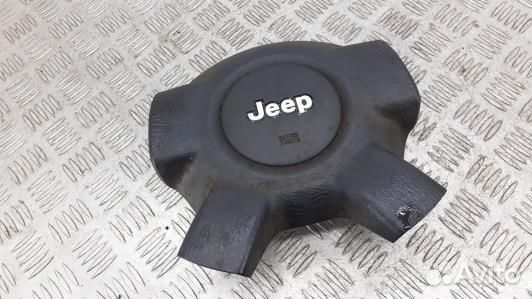 Подушка безопасности водителя jeep cherokee KJ (GB